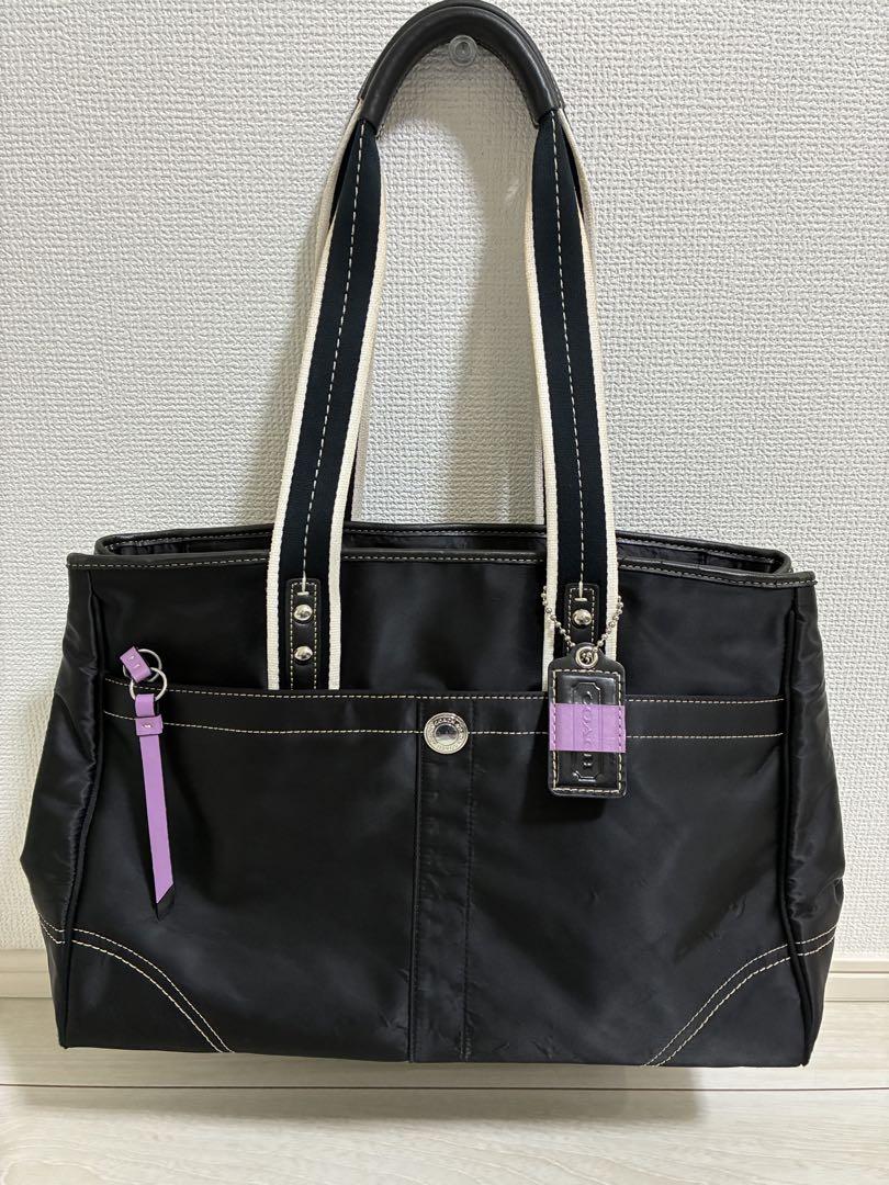 COACH 黒のナイロン トートバッグ