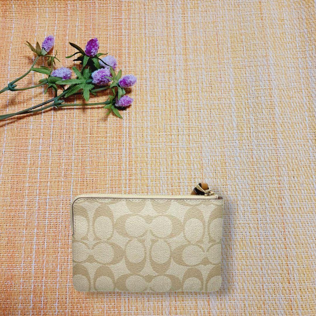 COACH コーチ コーナー ジップ リストレット シグネチャー