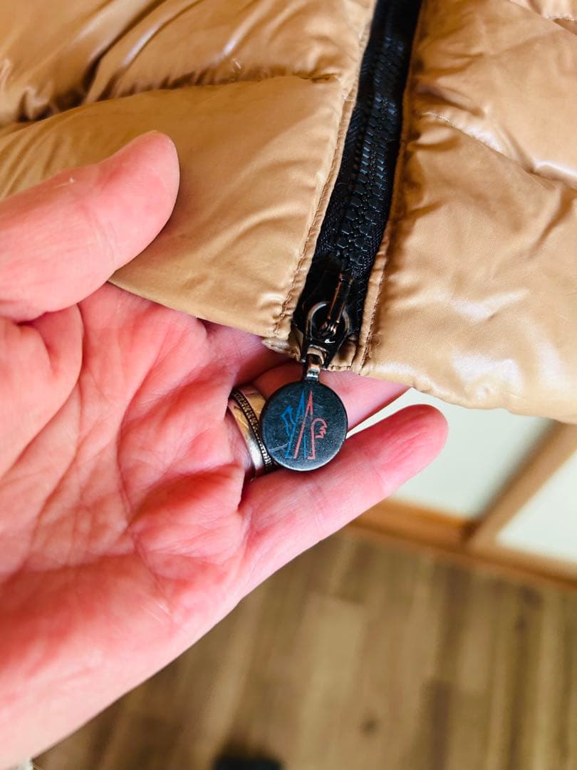 MONCLER ベージュ ロングダウンジャケット MONCLER ベージュ ロングダウンジャケット