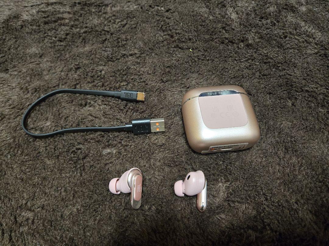 JBL tour pro2 ワイヤレスイヤフォンケース ピンク 中古品