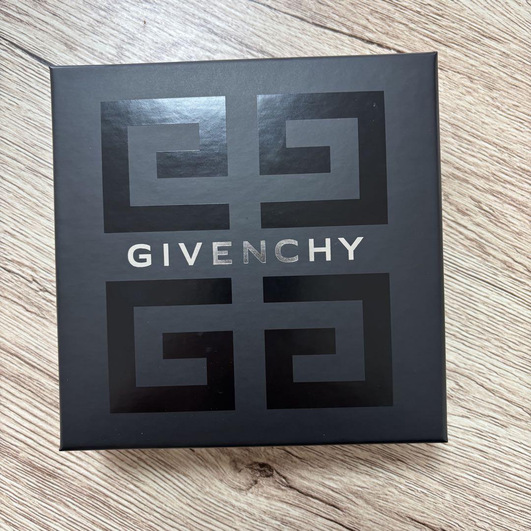 GIVENCHY ミニチュアセット 香水2本.リップ2本セット