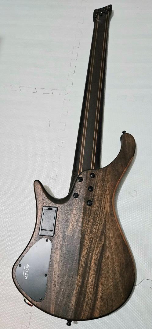 EHB1506MS 6弦　ベース　ヘッドレス　※Gibsonセミハードケース付き
