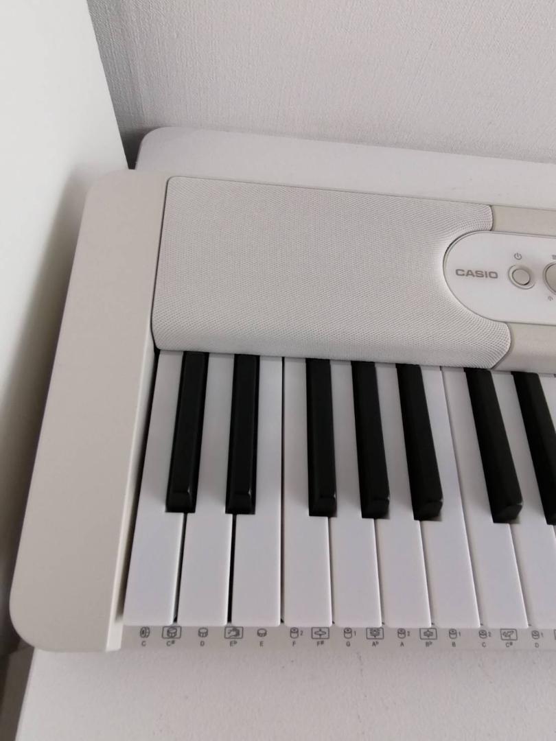 【状態良好】CASIO 電子キーボード LK-526 光ナビゲーション