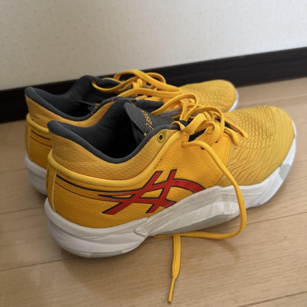 asics アンプレアルスロー(イエロー) - メルカリ