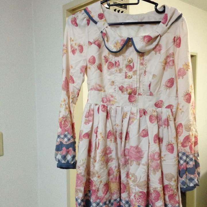メルカリ リズリサ リズメロいちご柄ワンピース ひざ丈ワンピース 5 555 中古や未使用のフリマ メルカリ リズリサ リズメロいちご柄ワンピース ひざ丈ワンピース 5 555 中古や未使用のフリマ