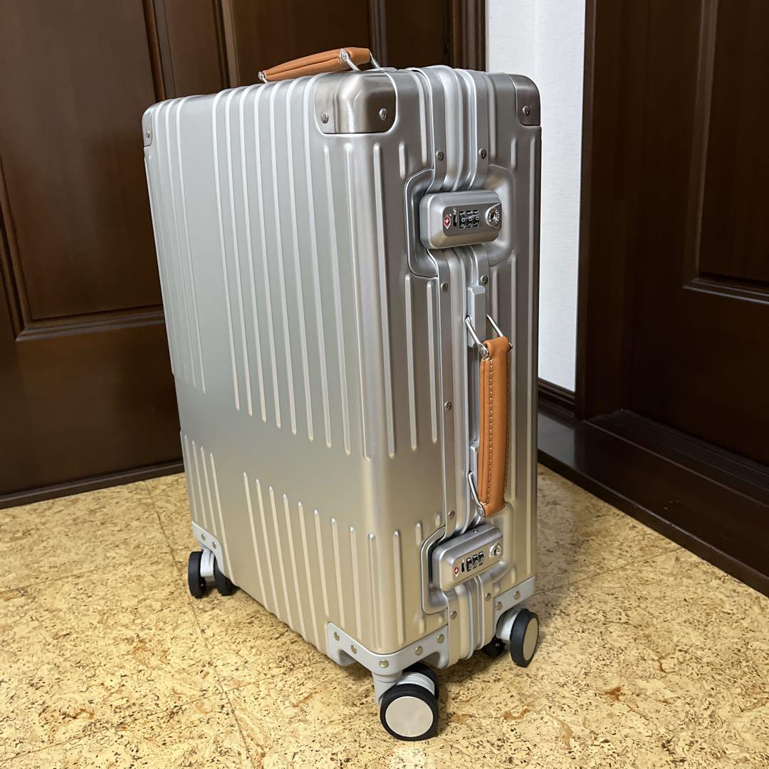 【新品購入後未使用】イノベーター アルミ スーツケース 36L INV1811