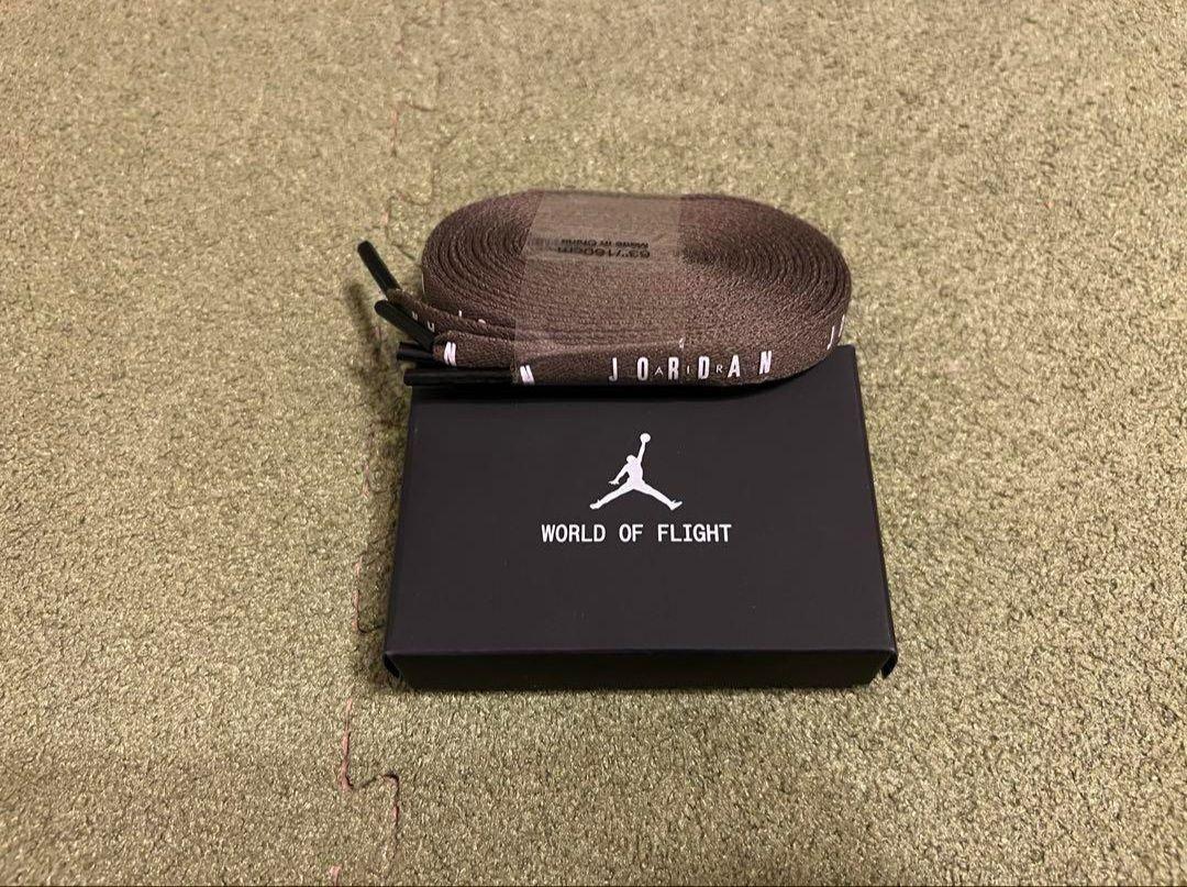 NIKE AIR JORDAN 1 × TRAVIS