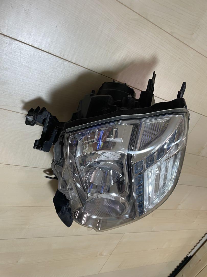 T31 エクストレイル　右ヘッドライト