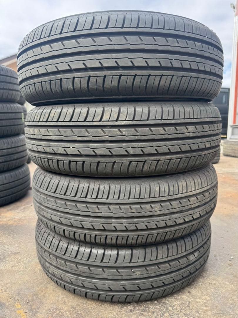 ヨコハマ　ブルーアース　es 175/65r14 23年製　バリ山　美品