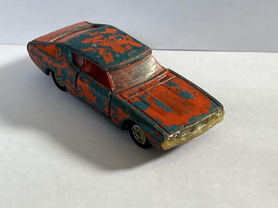 トミカ　ミニカー SKYLINE 2000GT-X 1/64