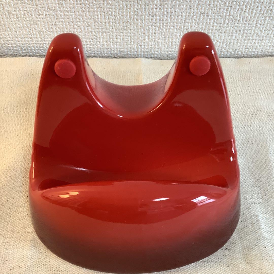 【美品】ルクルーゼ　ココットロンド22cm 蓋スタンド付き