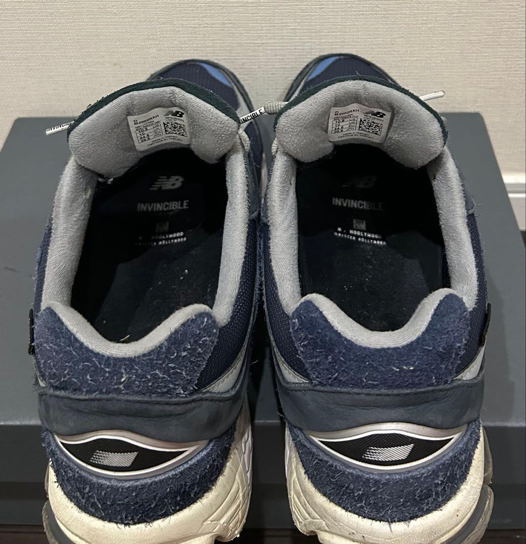 N.HOLLYWOOD INVINCIBLE New Balance 2002R