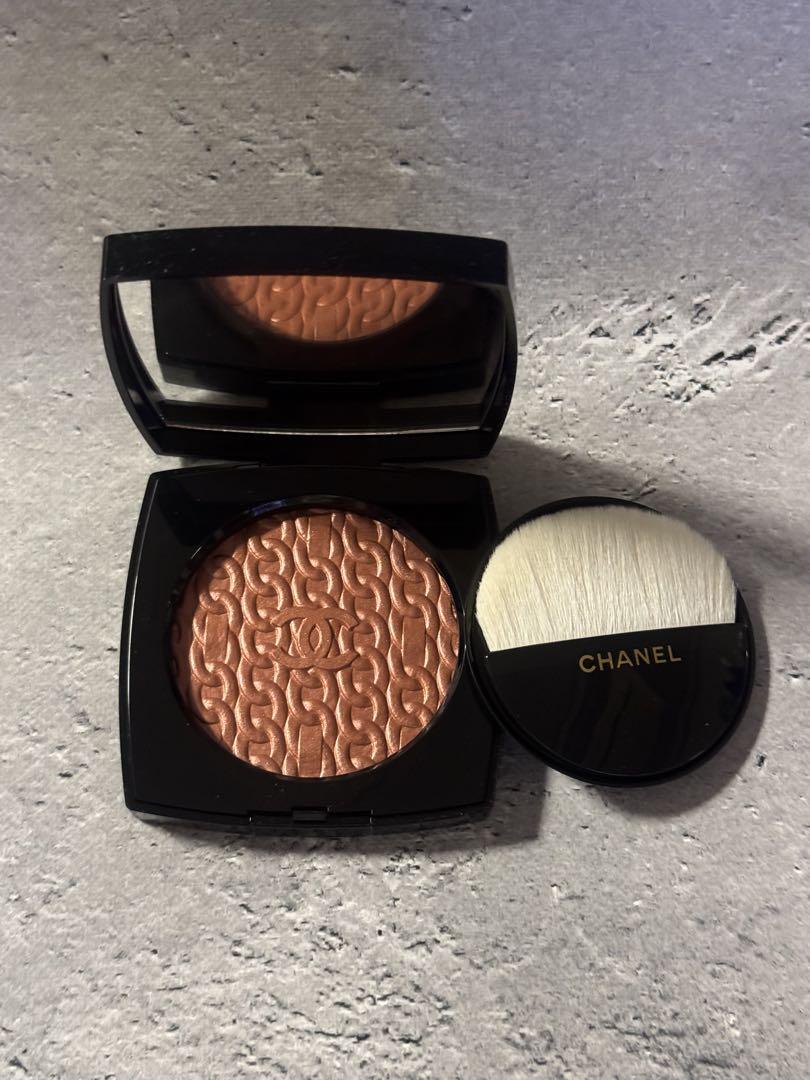 CHANEL レ シェヌ ドゥ シャネル フェイスパウダー