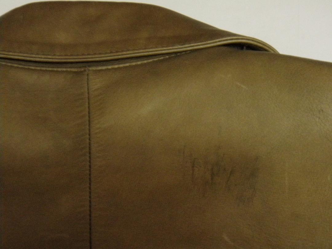 フランス製 メンズ A.P.C. 牛革 レザー ステンカラー カーキ