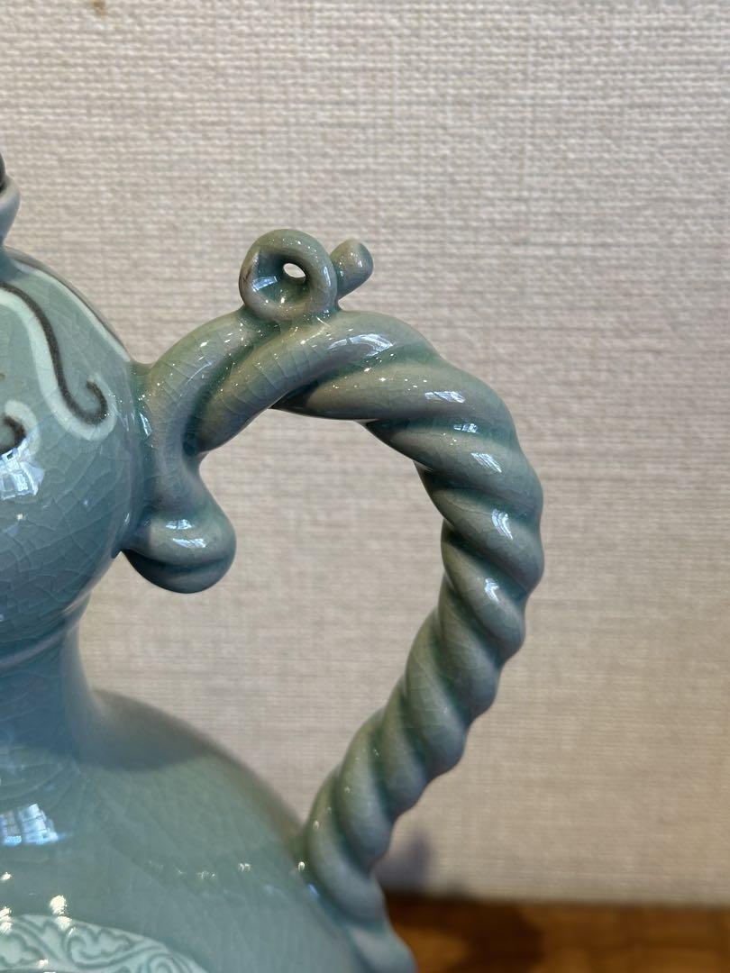 申相浩(しん さんほ)作 高麗青磁 象嵌 水指 水差 共箱 黄布 箱書 申相浩(しん さんほ)作 高麗青磁 象嵌 水指 水差 共箱 黄布 箱書
