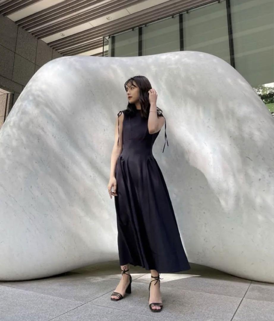 人気ショップ 新品未使用】L'Or Drawstring Dress ワンピース ワンピース