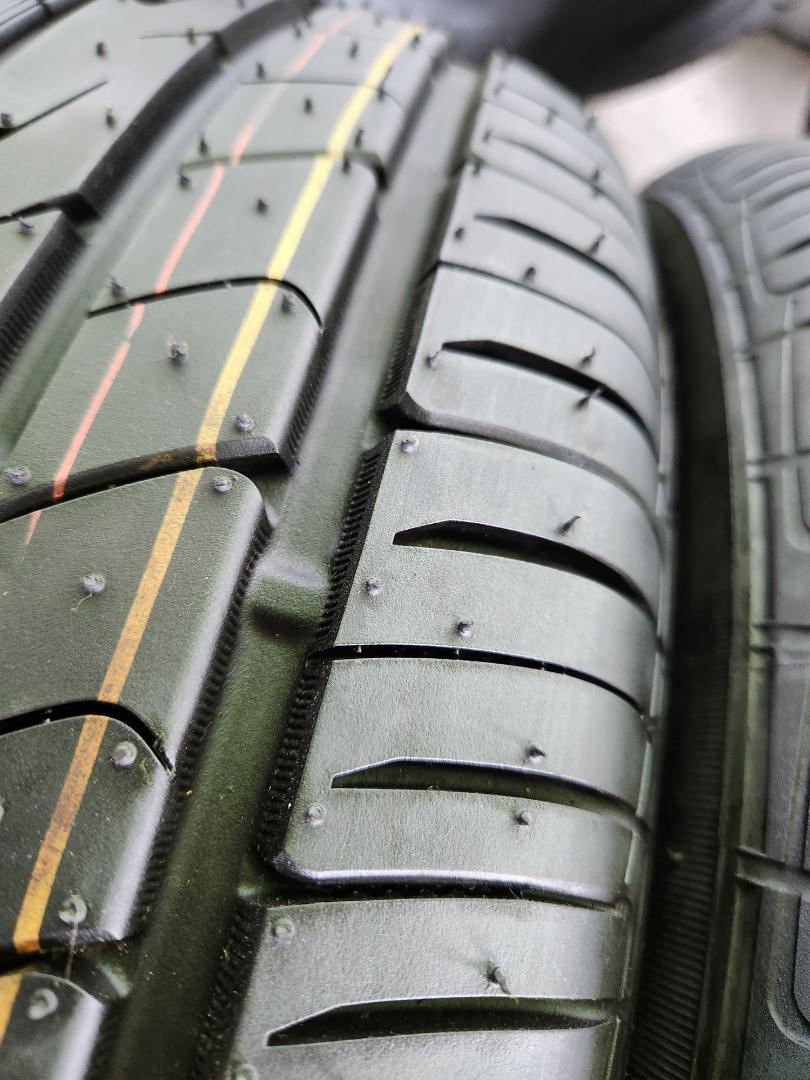 送料込☆2020年製 TOYOトーヨータイヤ 215/65R16 日本製☆4本
