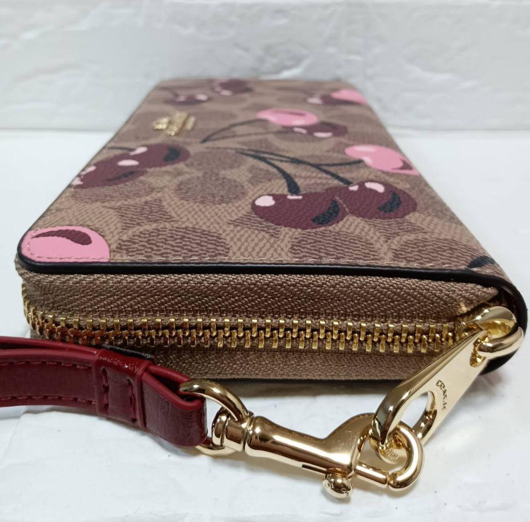 COACH　長財布　チェリー柄