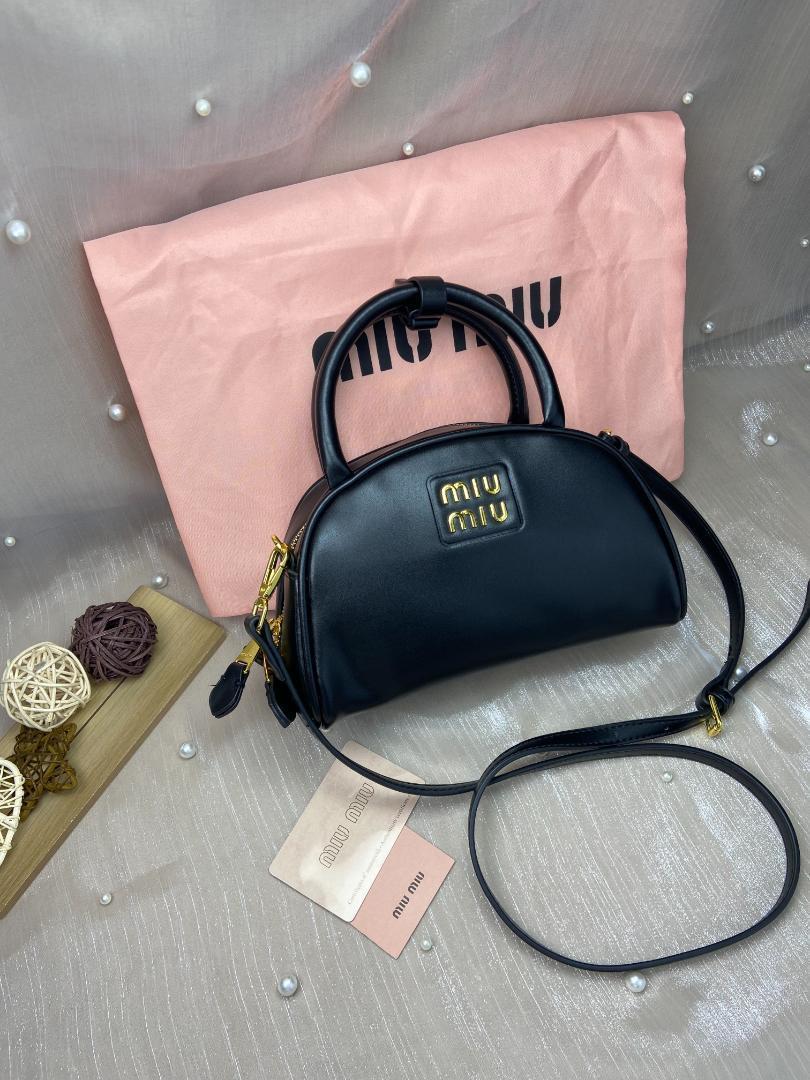 miu miu ショルダーバッグ