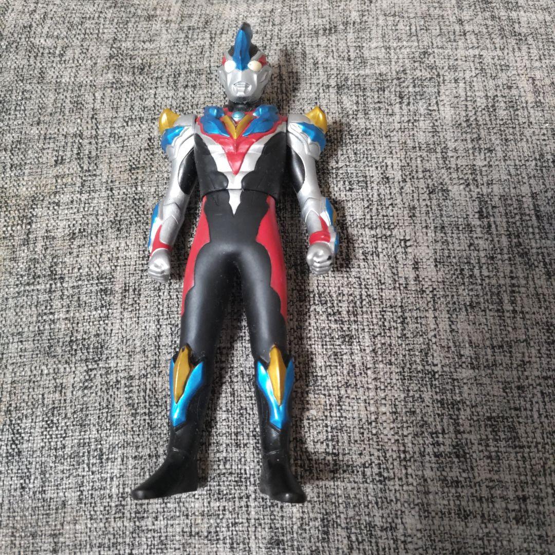ウルトラマンフィギュア 3体セット - メルカリ