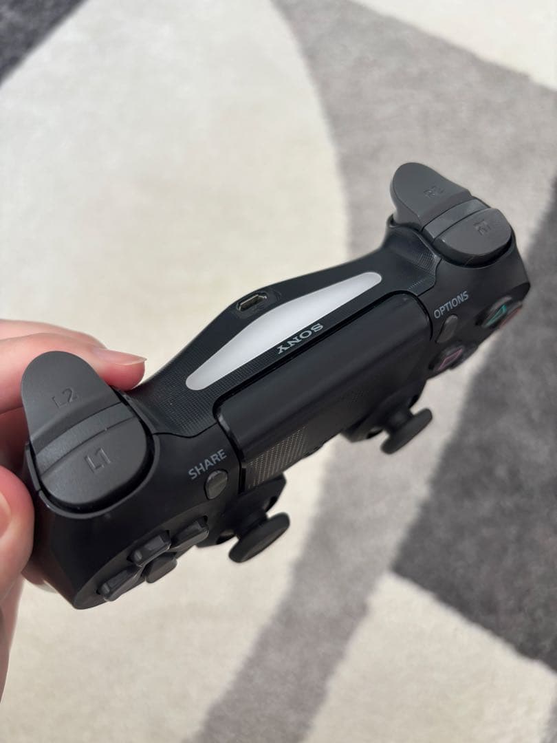 プレステ4|コントローラー付きPlayStation4