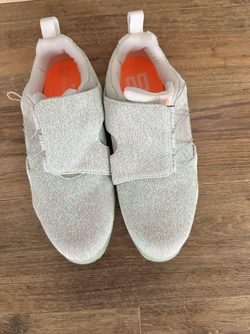 adidas PRIMEBLUE グレー シューズ