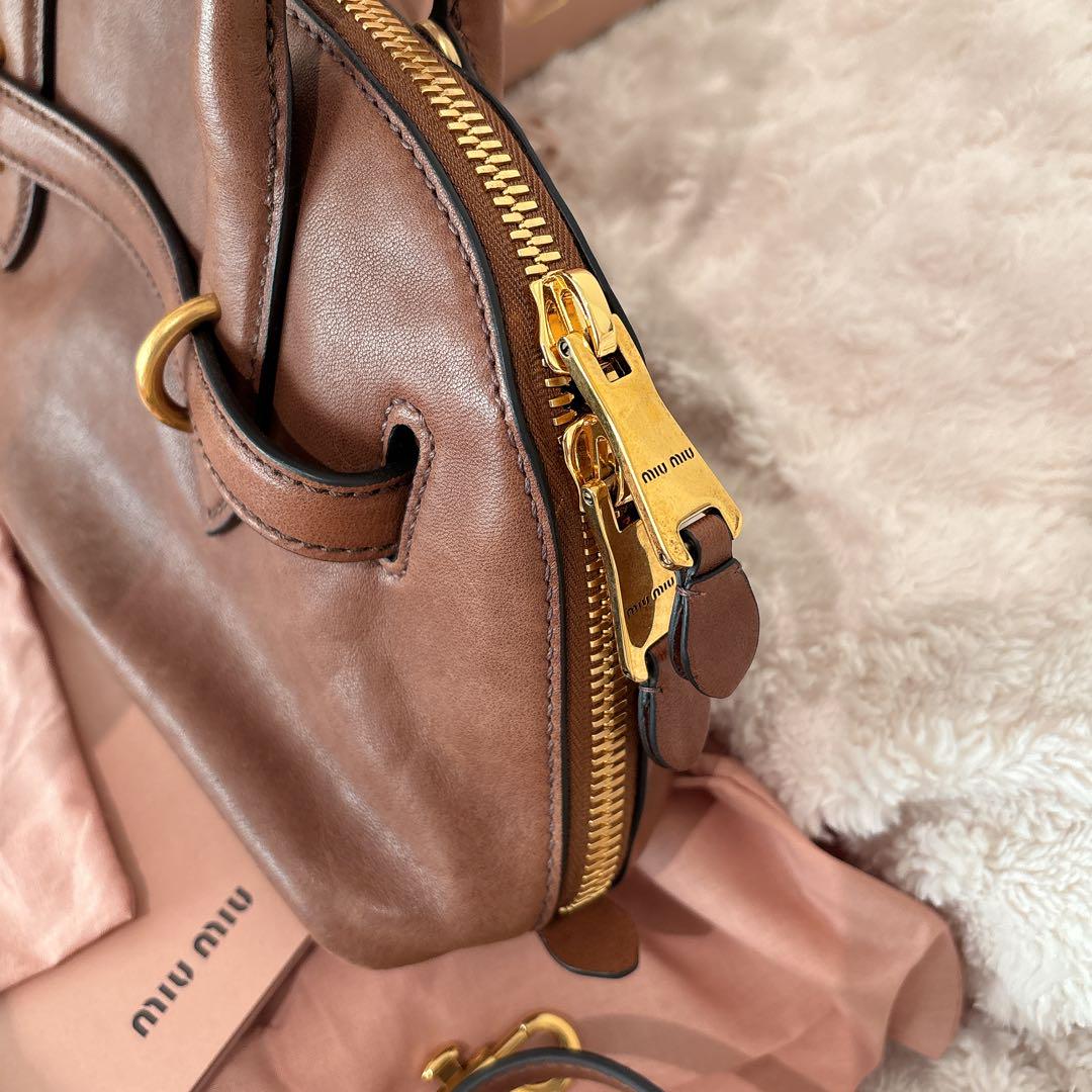 miumiu♥️ アバンチュール ナッパレザートップハンドルバッグ