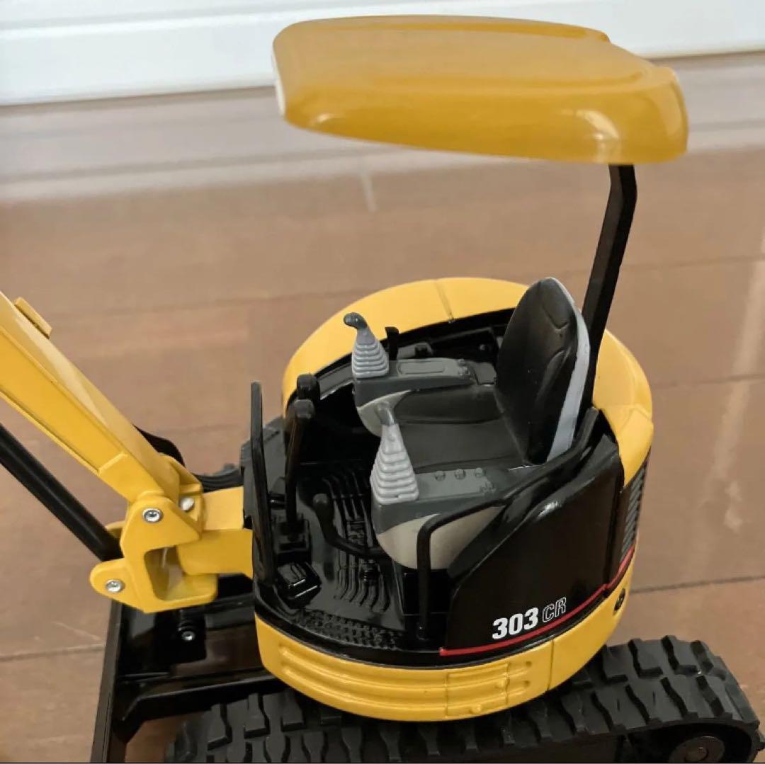 CAT 303CR ミニ油圧ショベル　新キャタピラー三菱