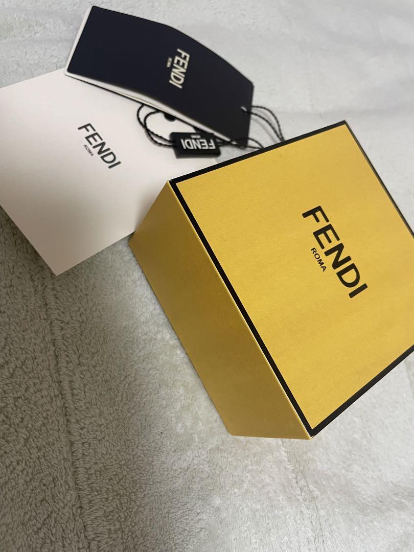 FENDI  ピアス