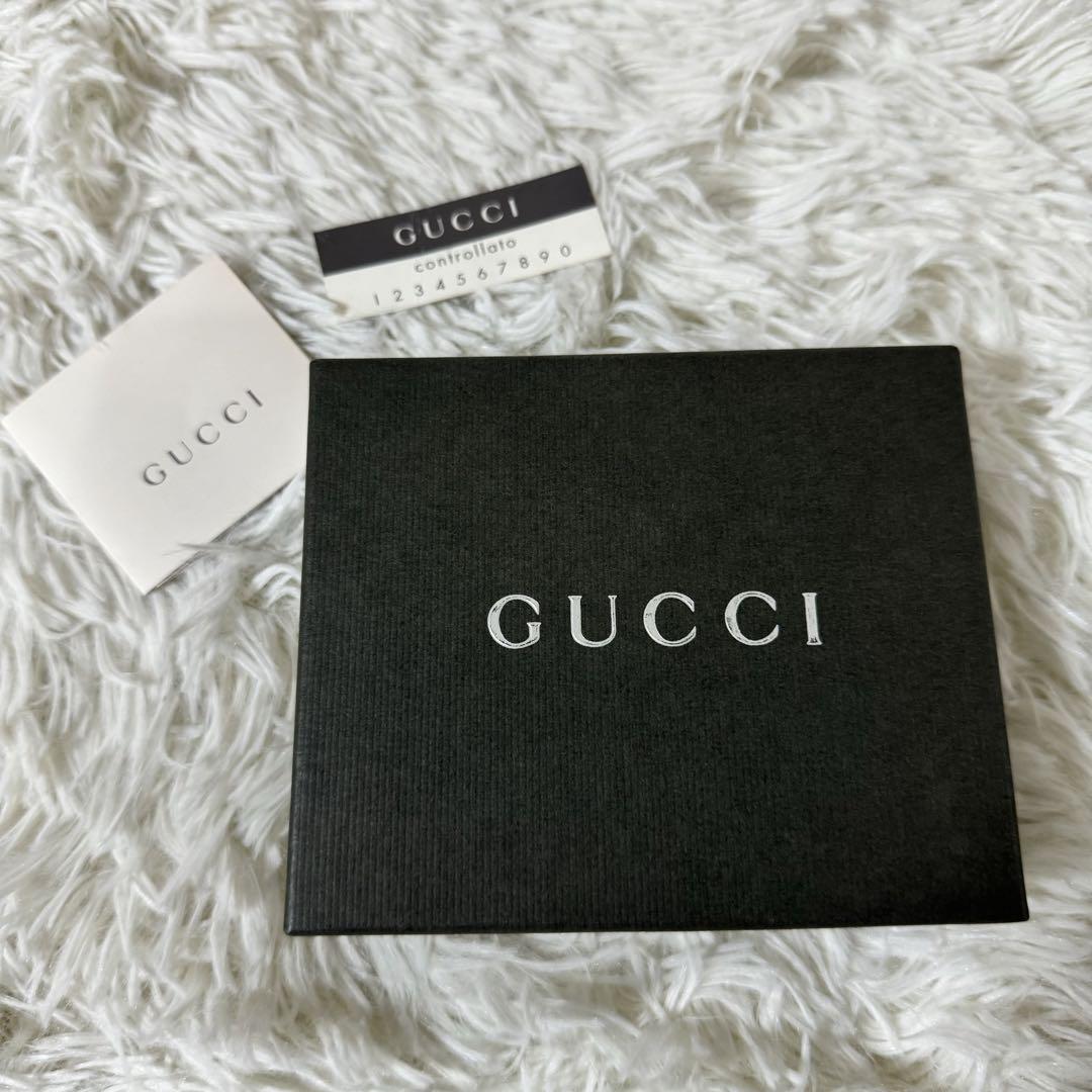 新品未使用✨GUCCI グッチ　二つ折り財布　メタルロゴ　ブラック　レザー
