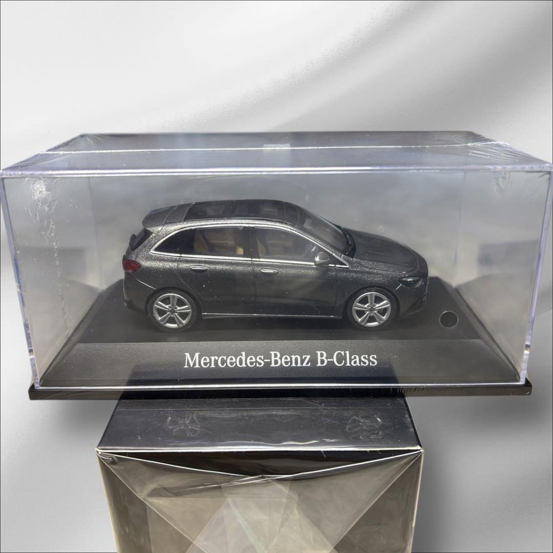 新品　正規品　未開封　メルセデス ベンツ Bクラス 1/43 ミニカー