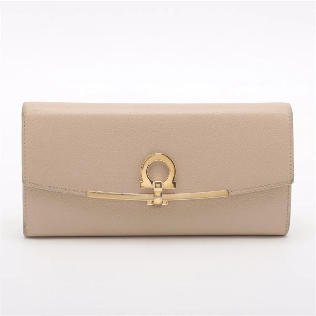 人気商品の再入荷情報をお届け！ ferragamo フェラガモ ガンチーニ 箱 長財布 ベージュ レザー 小物