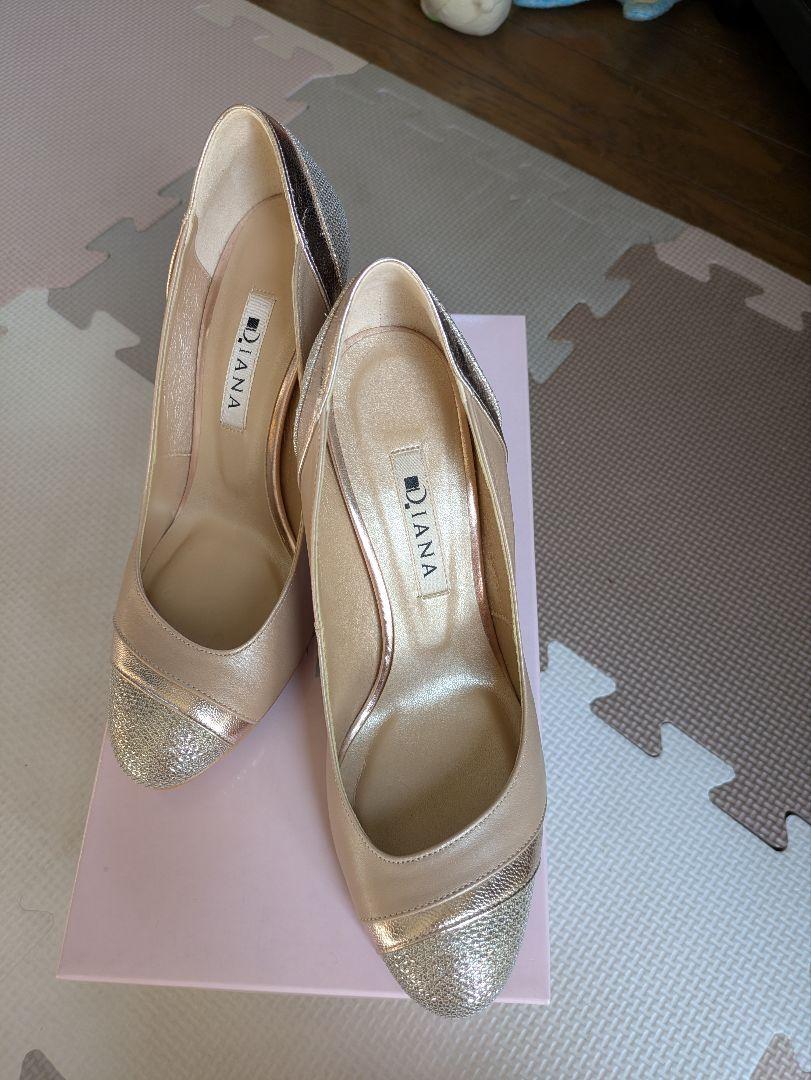 DIANAベージュスムースゴールド22.5ブライダル美品
