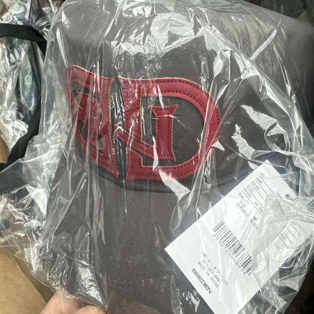 beeden ポップアップ限定LEATHER LOGO BASIC CAP