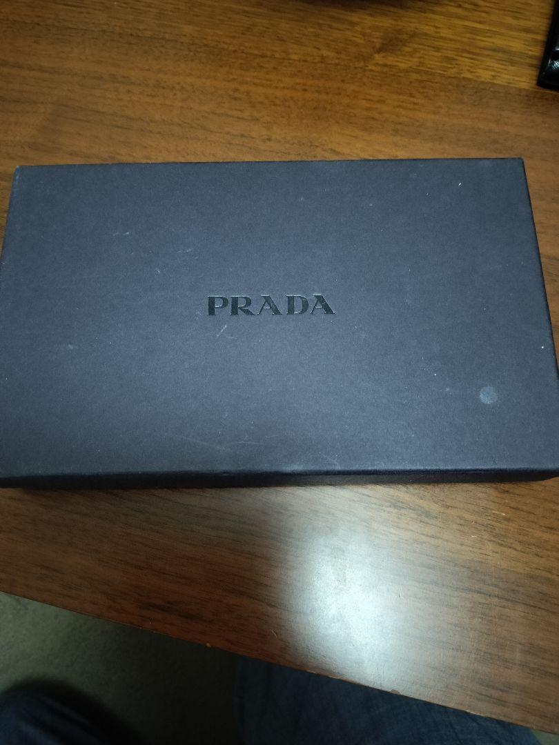 PRADA 財布