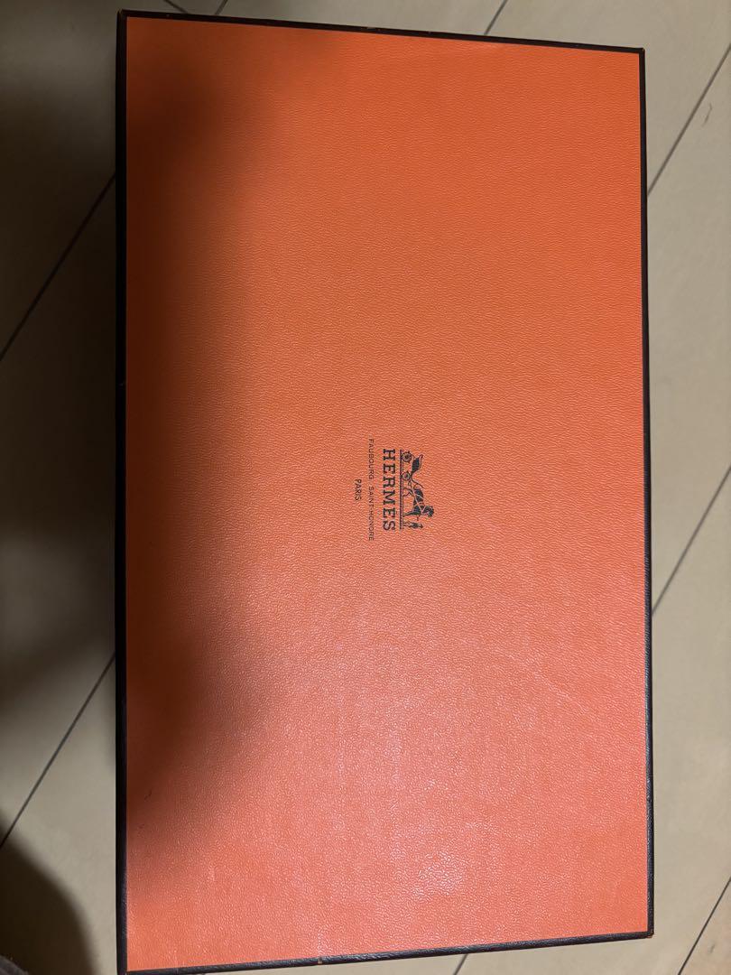 HERMES 赤 エナメル ローファー