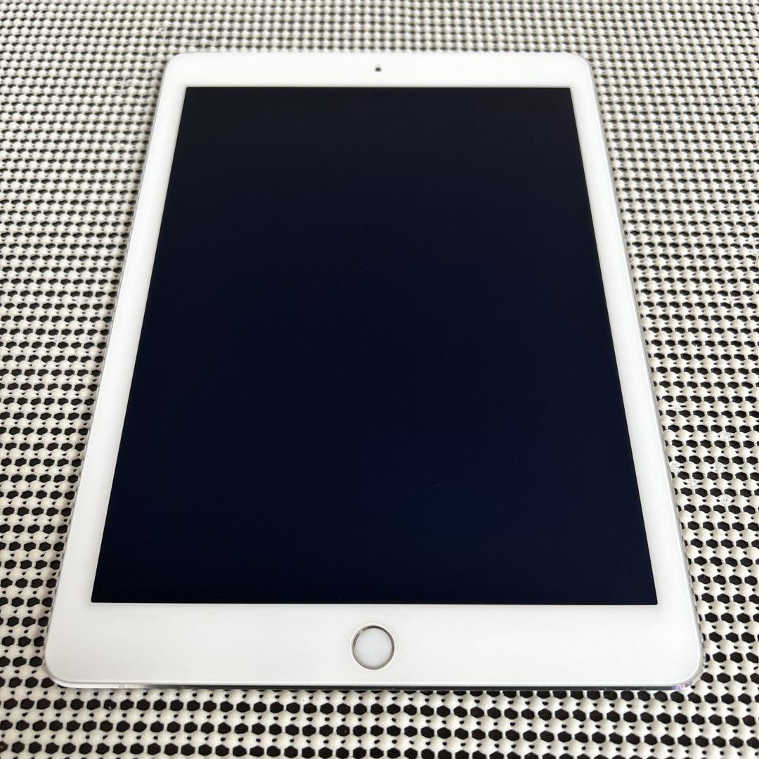 166【早い者勝ち】電池最良好☆iPad Air2 第2世代 16GB au☆ 69【早い者勝ち】電池最良好☆iPad Air2 第2世代 16GB au☆