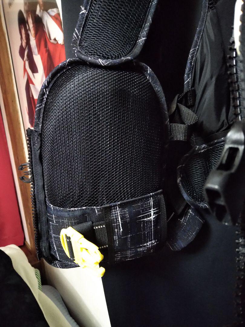 マズメ×エイムス　ライフジャケット　AIMS 美品 マズメ エイムスAIMS ライフジャケット フローティングロック