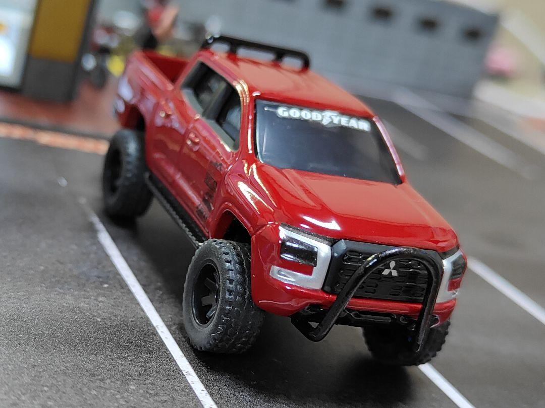 特別価格 トミカ改造 ☆深リム ハイリフト 初回限定 トライトン 三菱 ミニカー