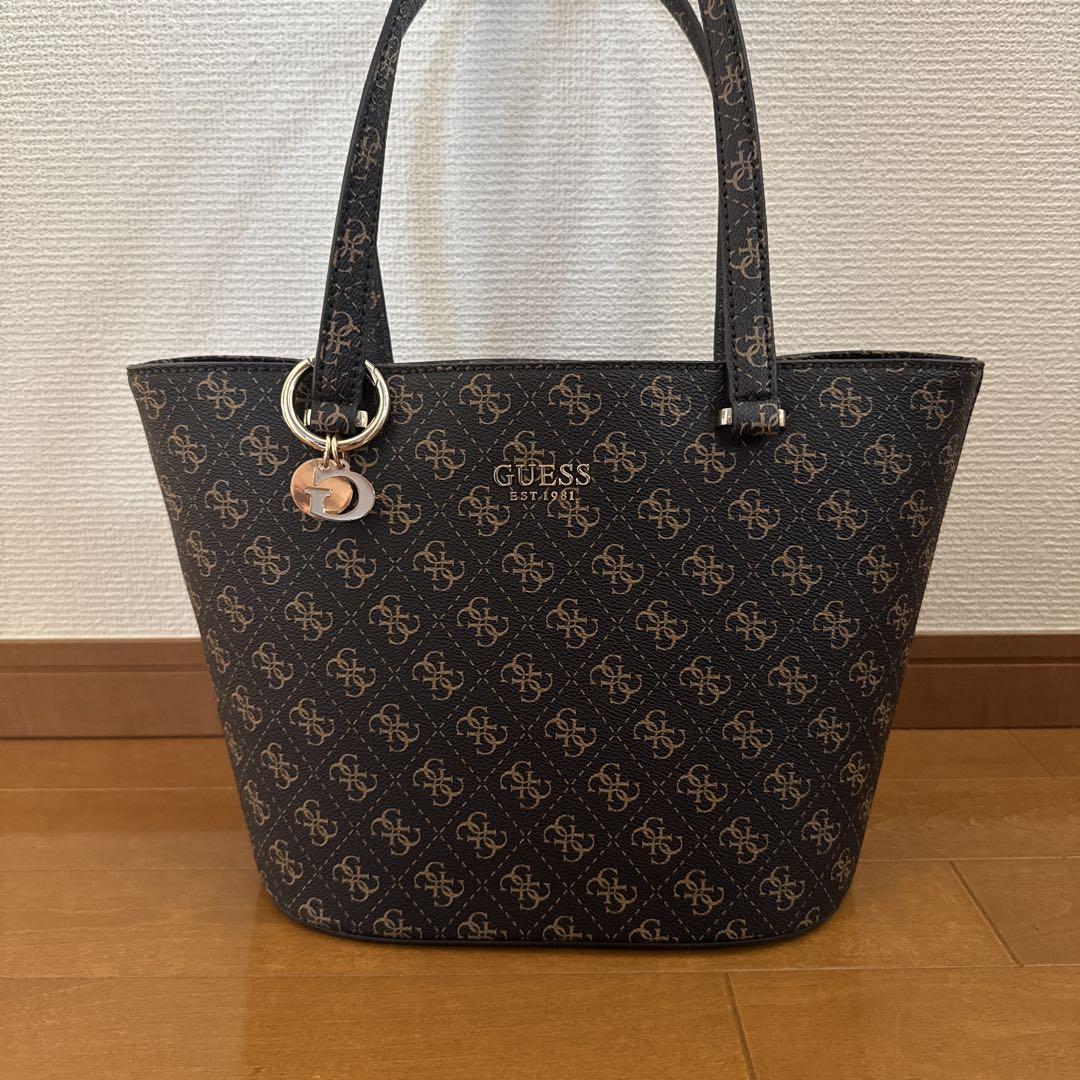GUESS ロゴプリント トートバッグ ブラック