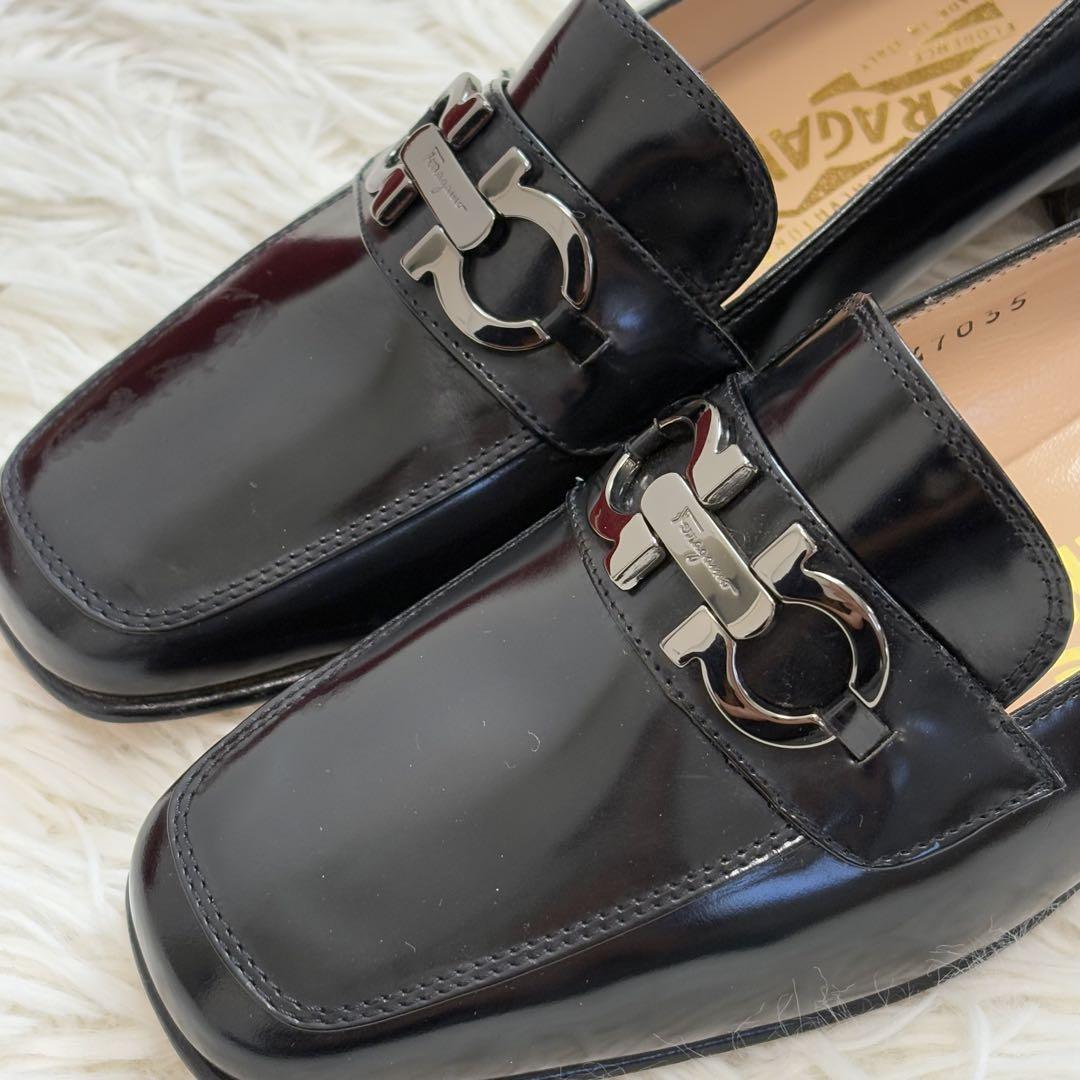 未使用✨Ferragamo ガンチーニ金具 ローファー ブラック 6½