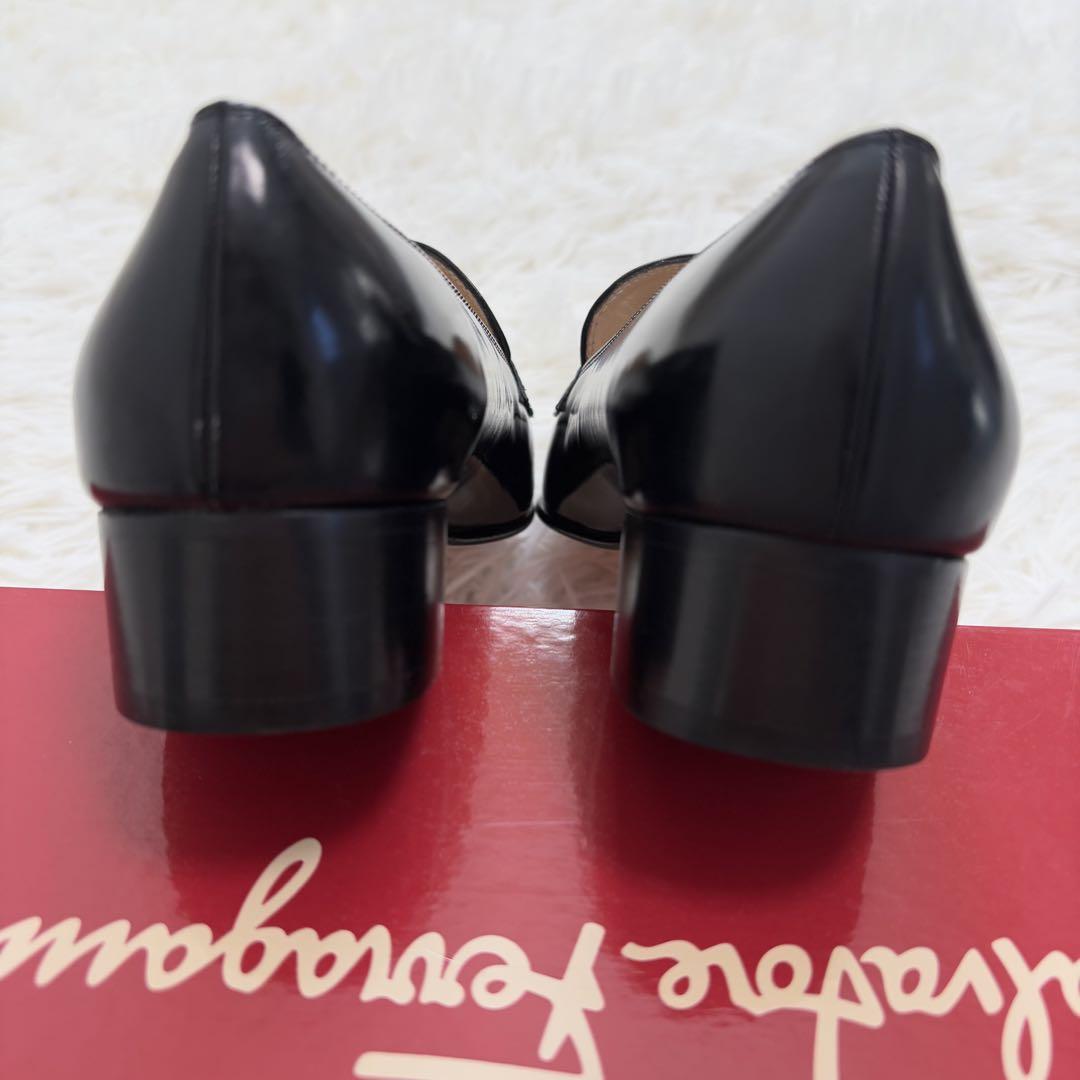 未使用✨Ferragamo ガンチーニ金具 ローファー ブラック 6½