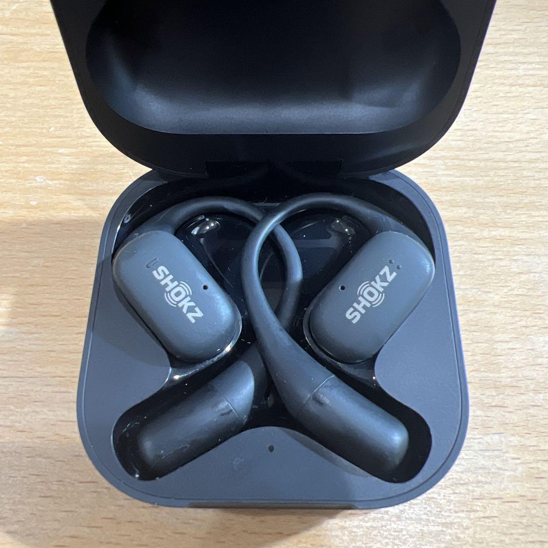 SHOKZ ワイヤレスイヤホン ブラック 充電ケース付き SHOKZ ワイヤレスイヤホン ブラック 充電ケース付き OpenFit