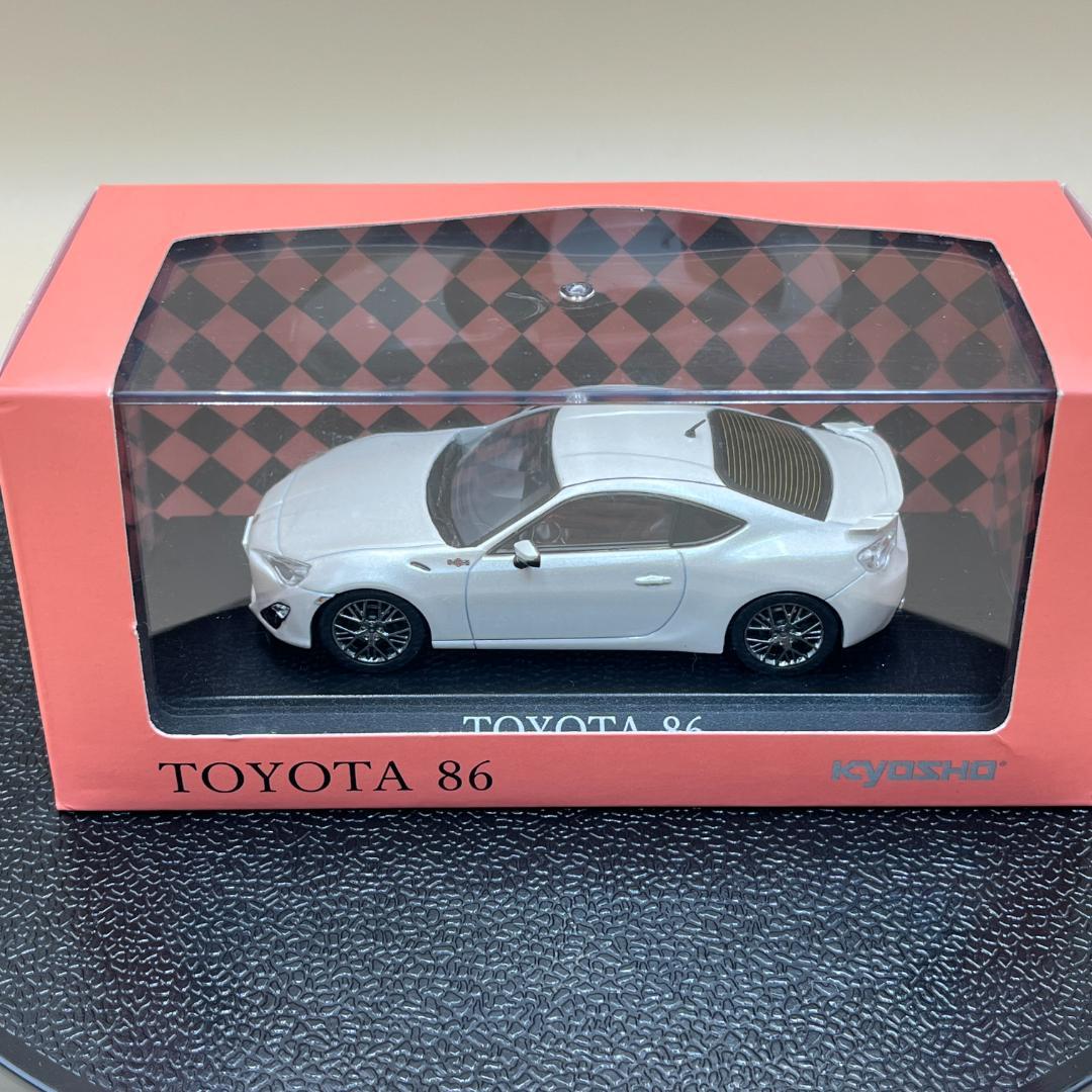 1/43 京商 TOYOTA 86 GT Limited ホワイト 前期型