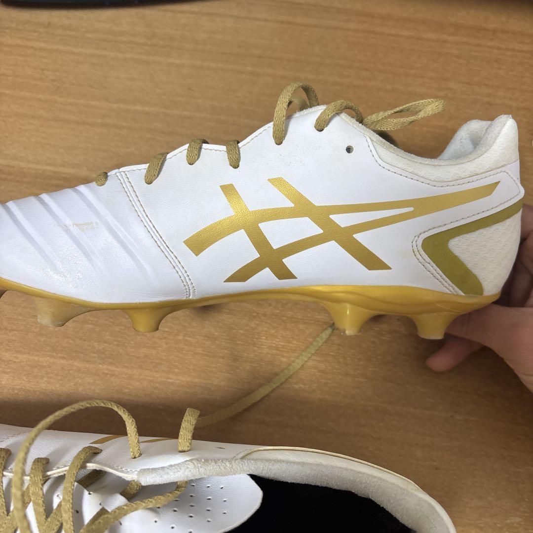 ASICS サッカーシューズ ホワイト/ゴールド