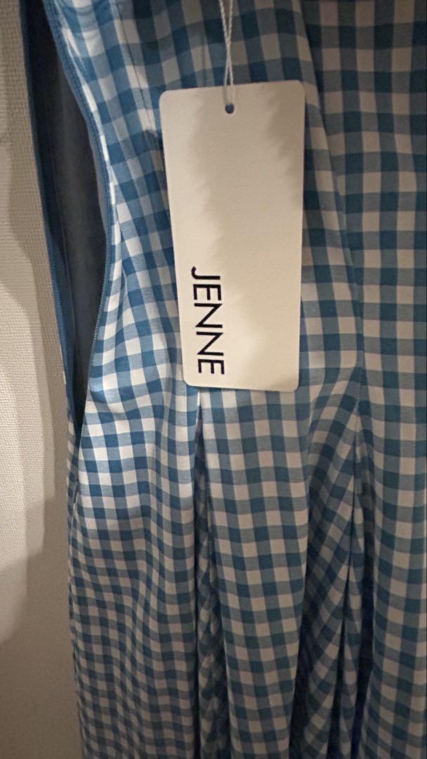 白と水色のワンピース　JENNE