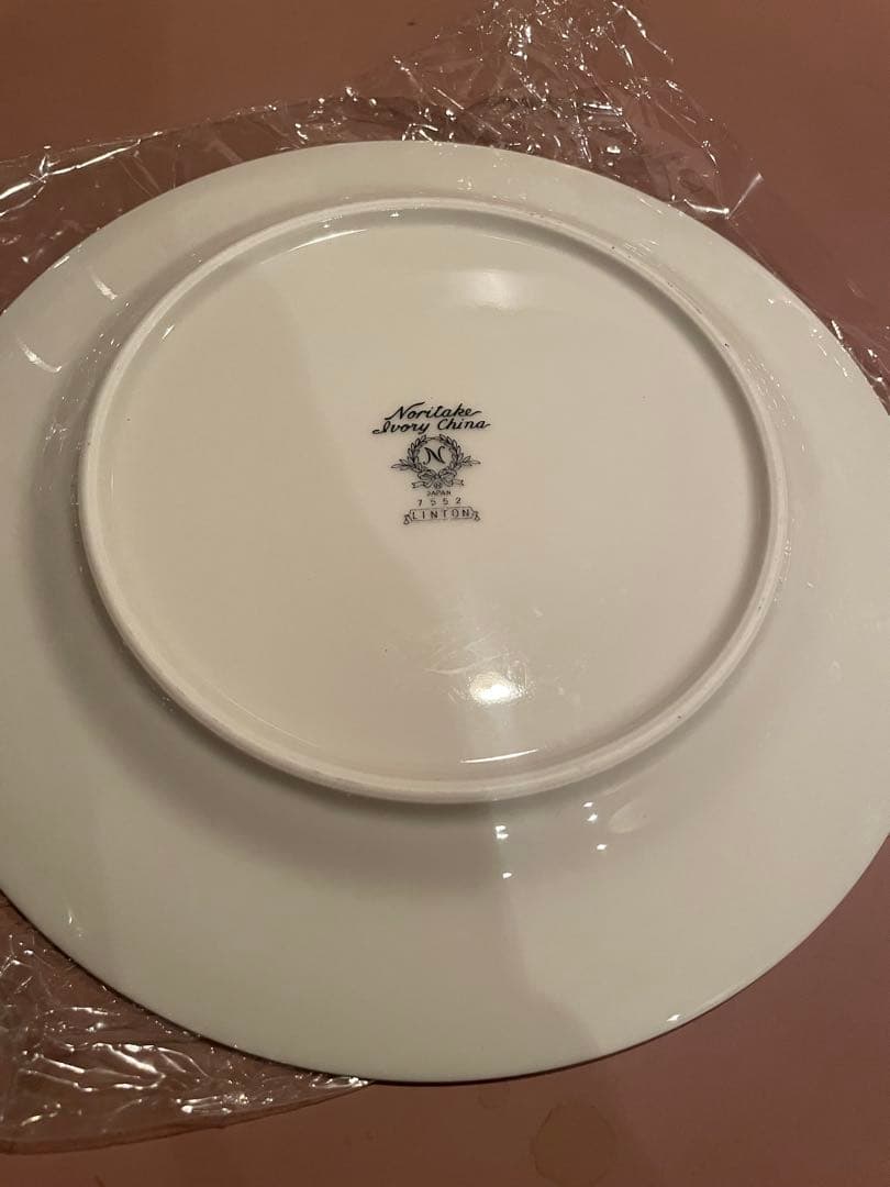 未使用　Noritake　ノリタケ　リントン　２１cmプレート　１４枚