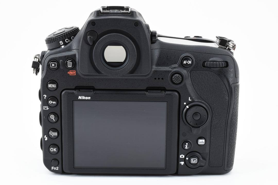 ほぼ未使用 Nikon D850 ショット数775回 本箱 ボディ #7356 ほぼ未使用 Nikon D850 ショット数775回 本箱 ボディ #7356