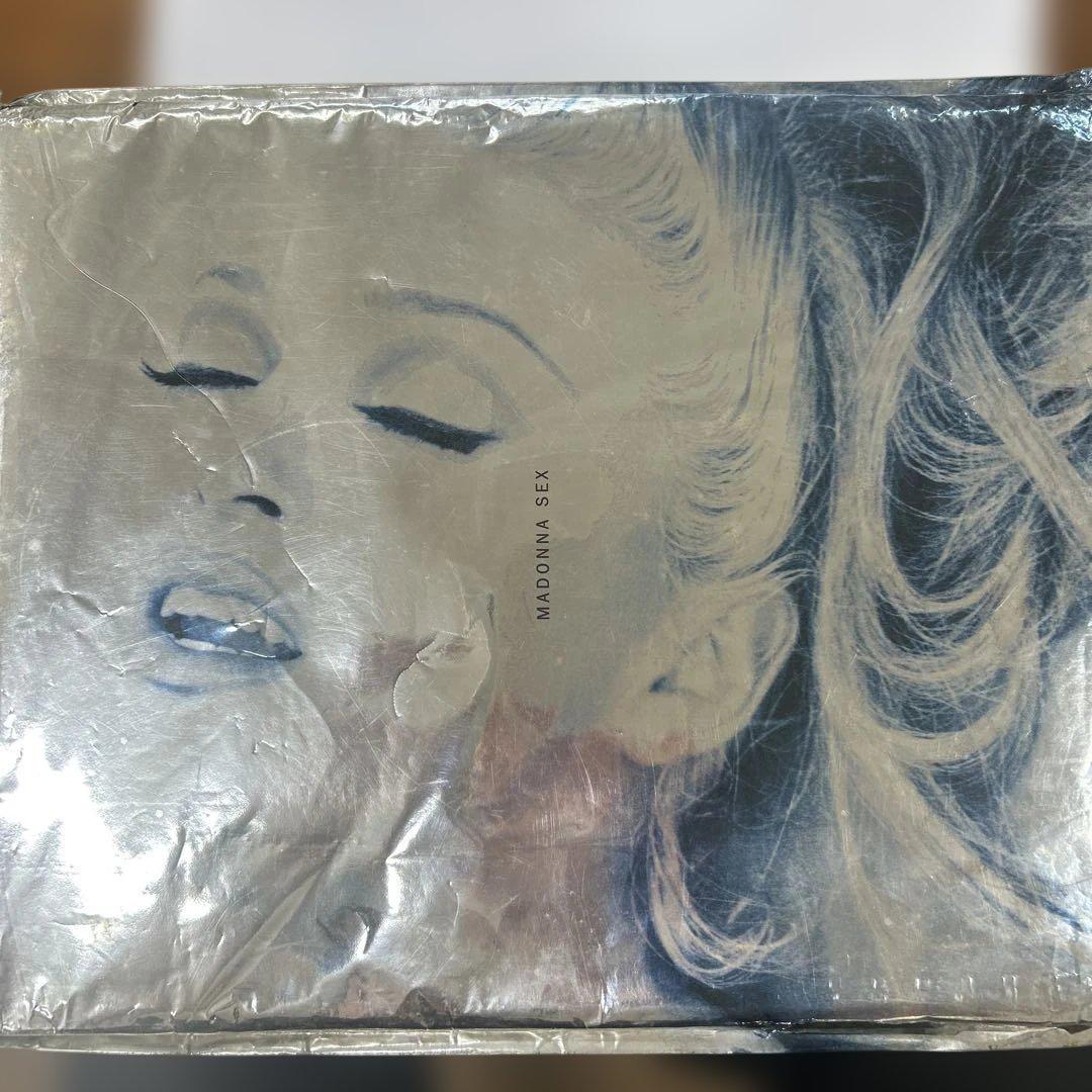 MADONNA 写真集 (CD)付き　アメリカ版