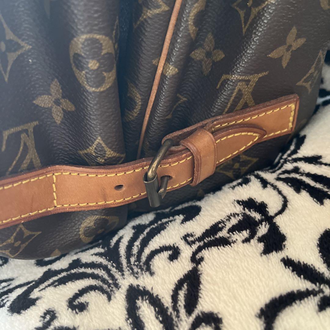ルイヴィトン　モノグラム　ショルダーバッグ　ソミュール Louis Vuitton モノグラム ショルダーバッグソミュール35